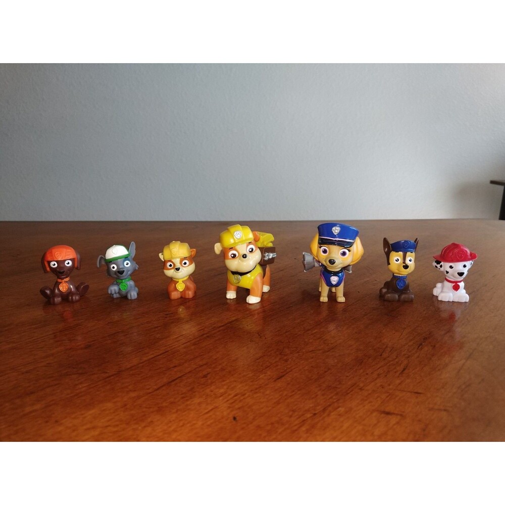 Paw Patrol LOT OF 7 FIGURES - Zuma Rocky Rubble Skye Chase Marshall 1.75"-2.25"